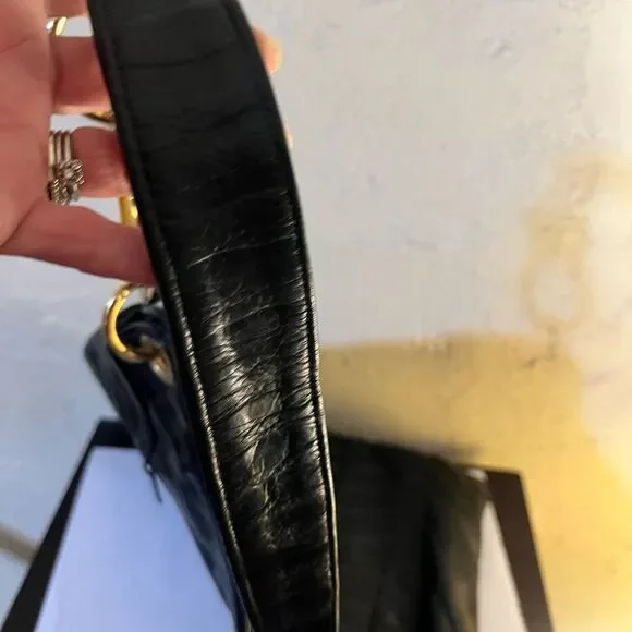 Andre Oliver designer shoulder bag with gorgeous gold chrome hardware - Picture 6 of 10